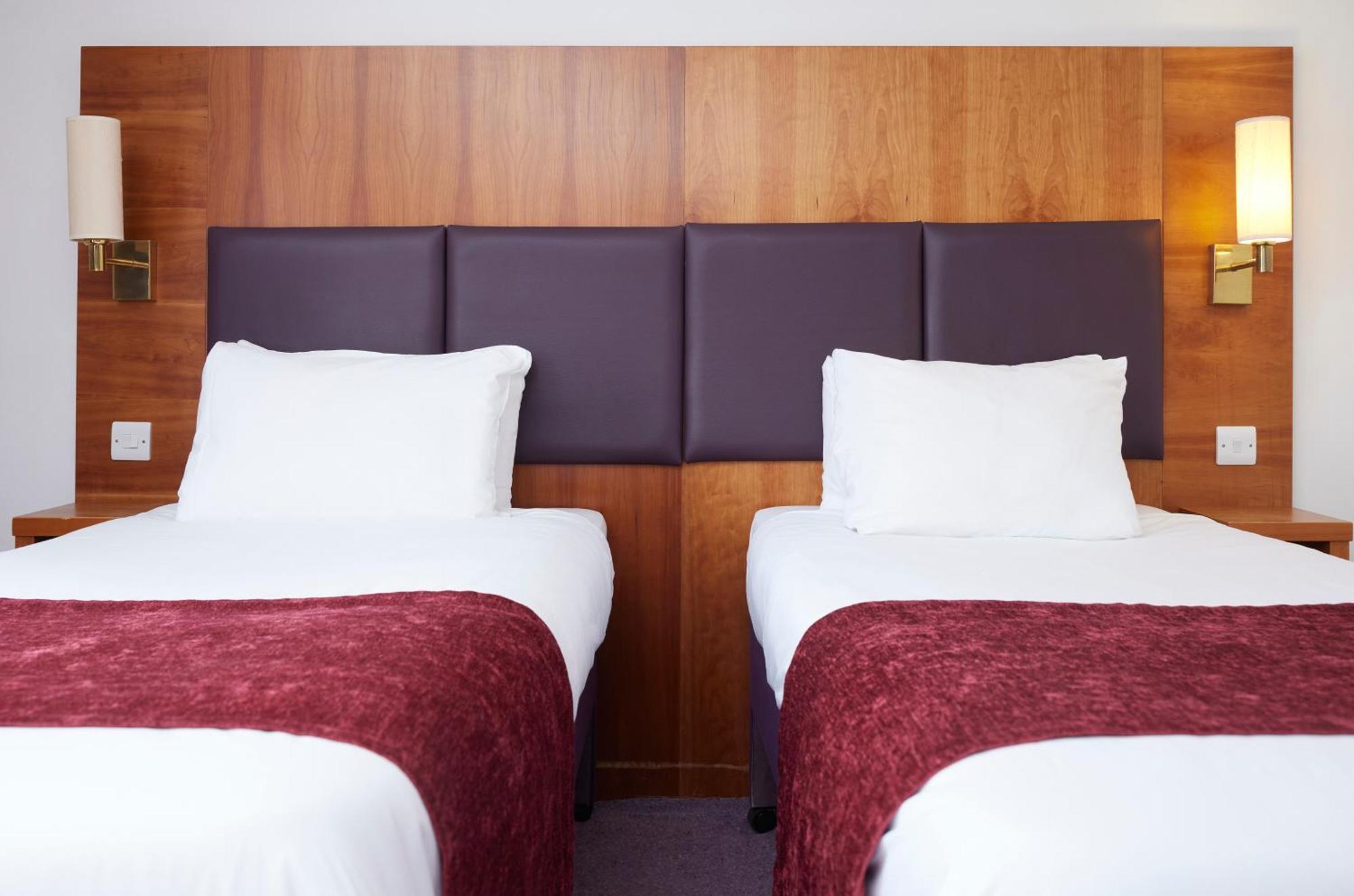 Crossroads By Chef & Brewer Collection Hotel Weedon Bec Ngoại thất bức ảnh
