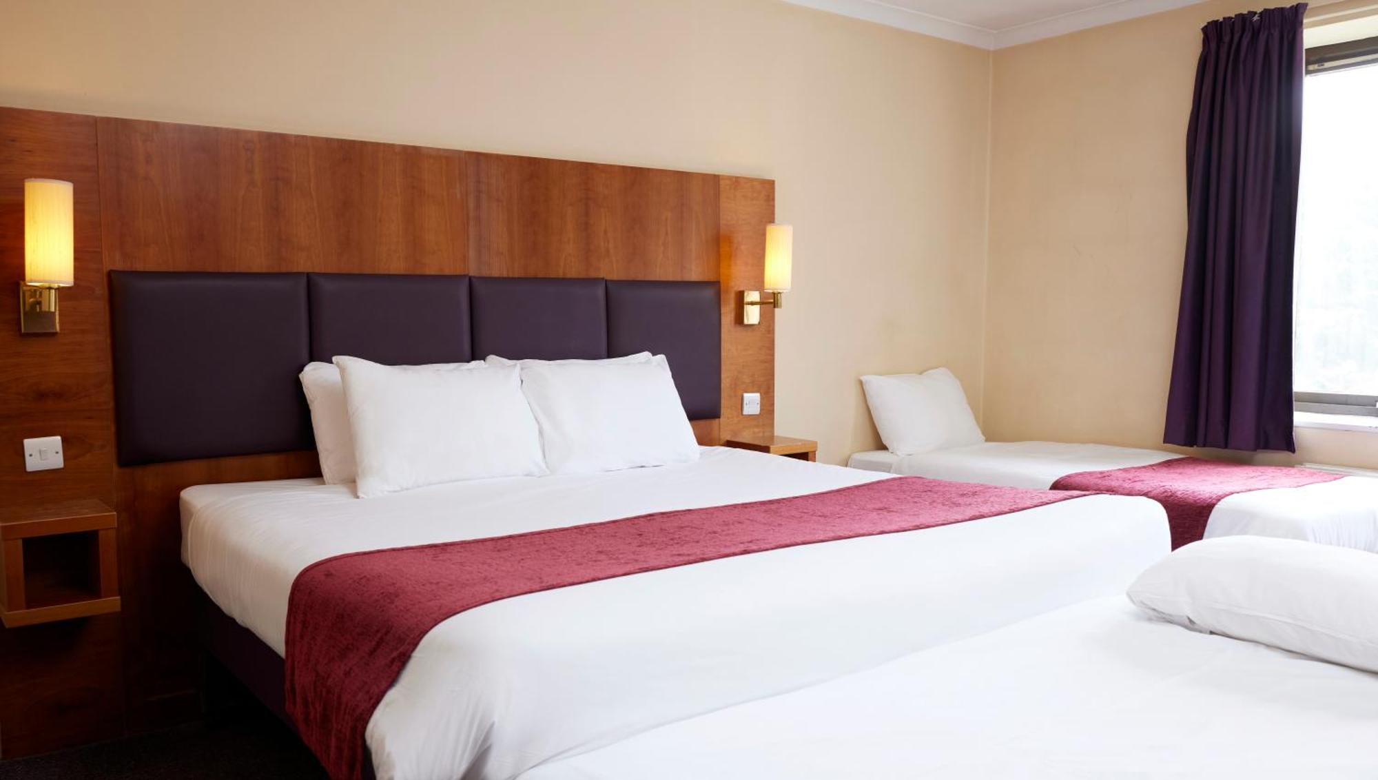 Crossroads By Chef & Brewer Collection Hotel Weedon Bec Ngoại thất bức ảnh