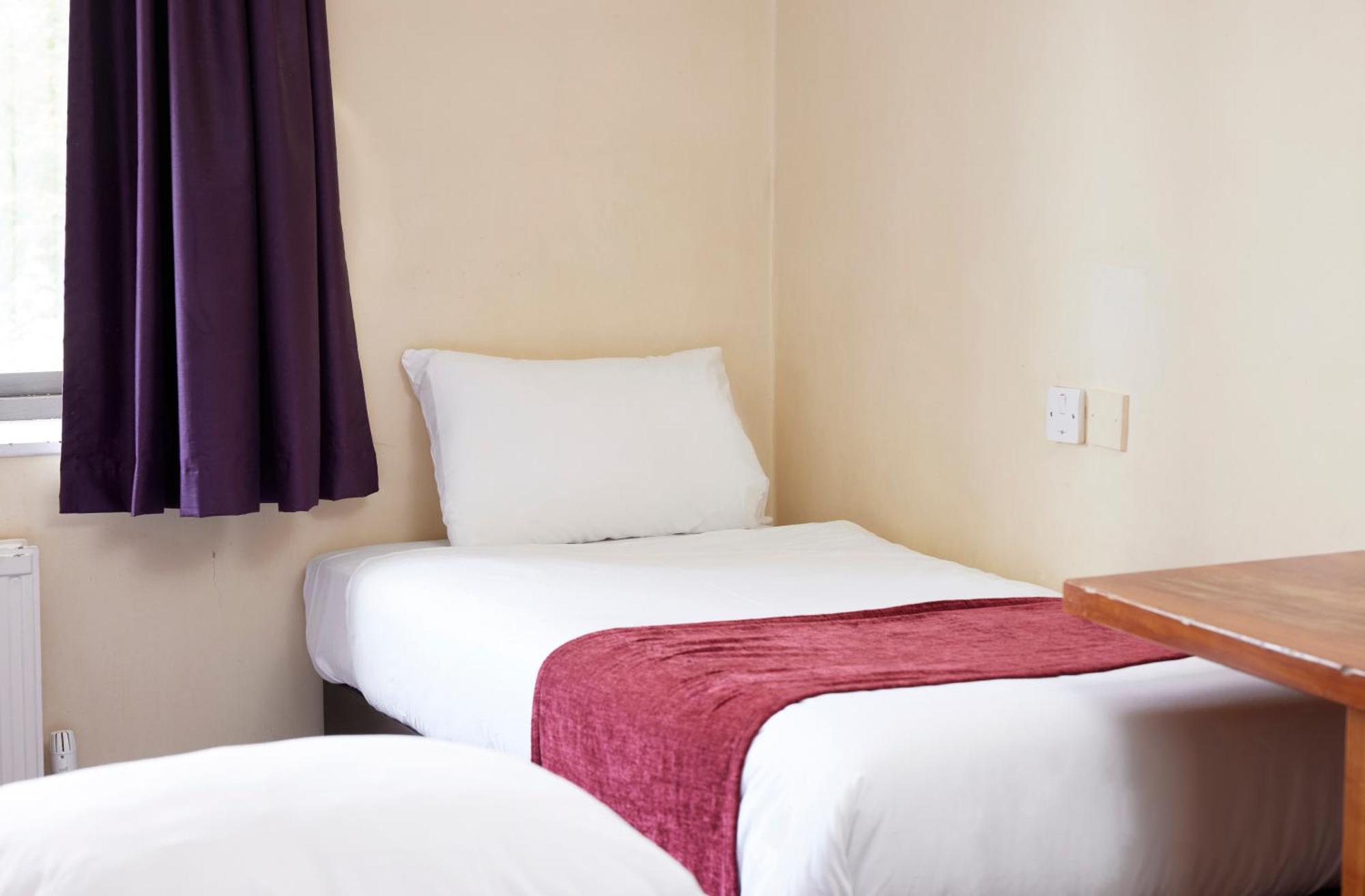 Crossroads By Chef & Brewer Collection Hotel Weedon Bec Ngoại thất bức ảnh