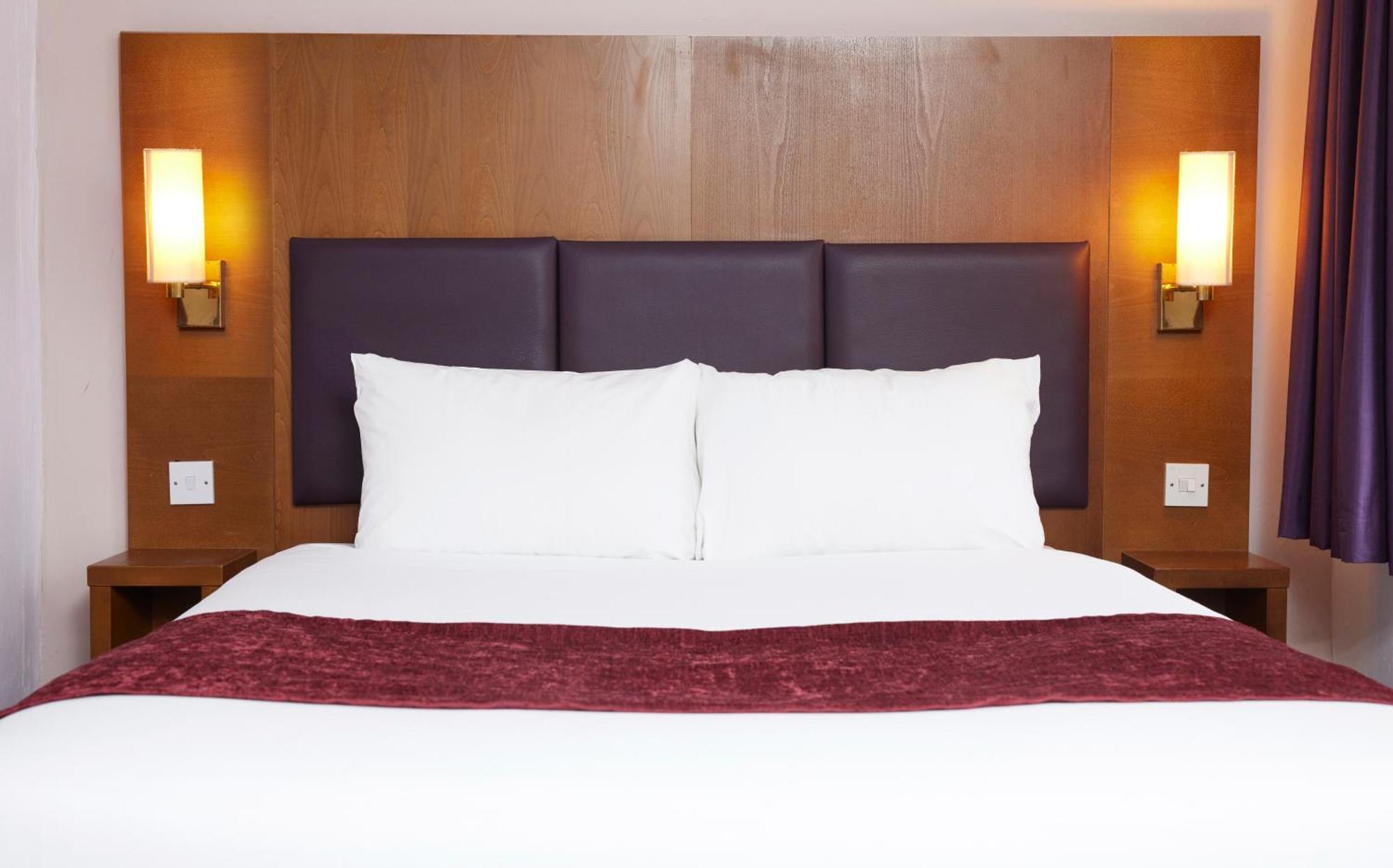 Crossroads By Chef & Brewer Collection Hotel Weedon Bec Ngoại thất bức ảnh