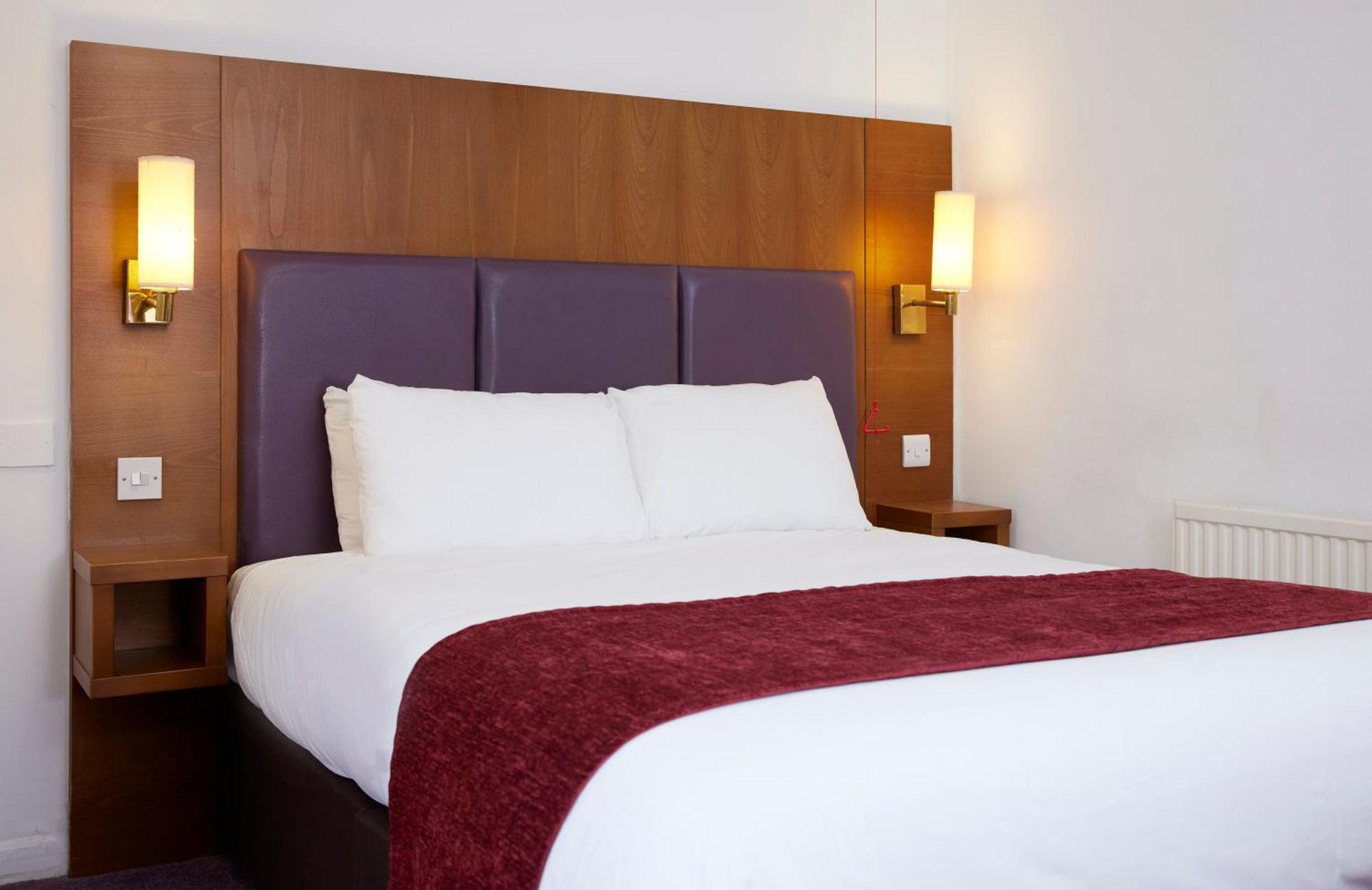 Crossroads By Chef & Brewer Collection Hotel Weedon Bec Ngoại thất bức ảnh